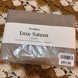 NWT Brooklinen Luxe Sateen King Pillowcase Set - Clove